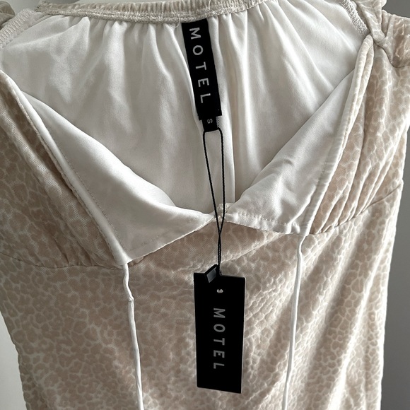 Motel Leopard Print Gaina Dress - Picture 8 of 8